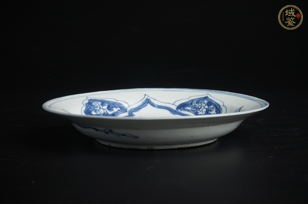 古玩陶瓷明中晚·青花人物故事紋盤真品鑒賞圖