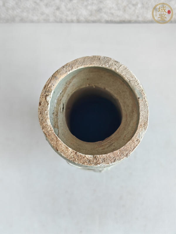 古玩陶瓷青白釉貼塑人物瓶真品鑒賞圖