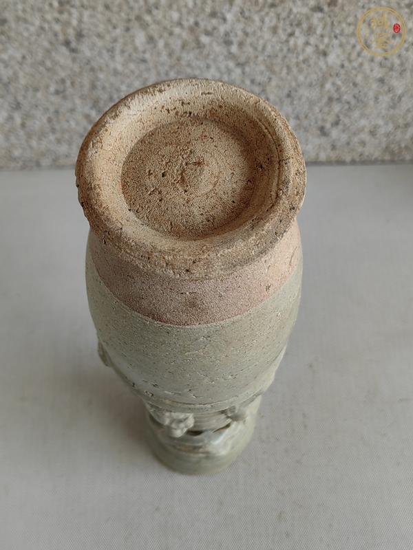 古玩陶瓷青白釉貼塑人物瓶真品鑒賞圖