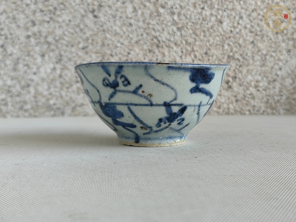 古玩陶瓷青花靈芝紋茶碗真品鑒賞圖
