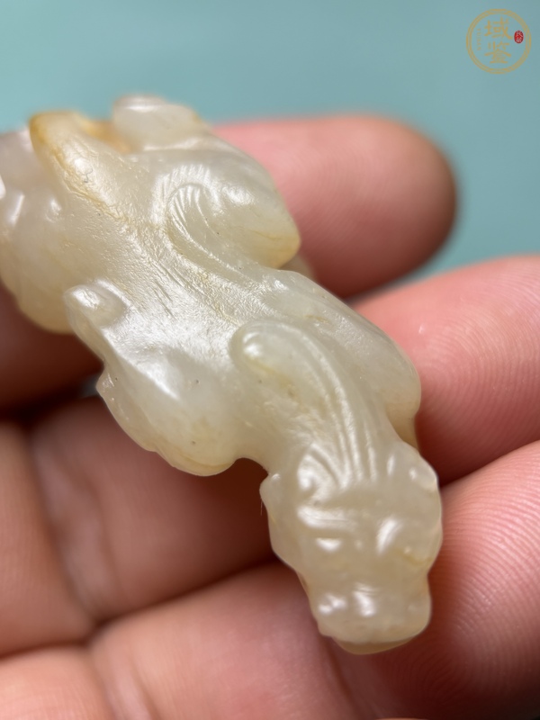 古玩漢代白玉紅沁辟邪真品鑒賞圖