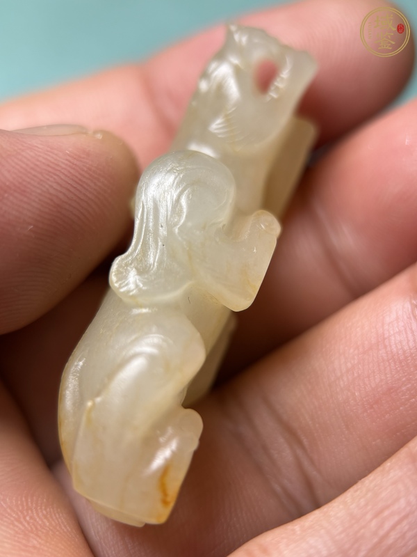 古玩玉器漢代白玉紅沁辟邪真品鑒賞圖