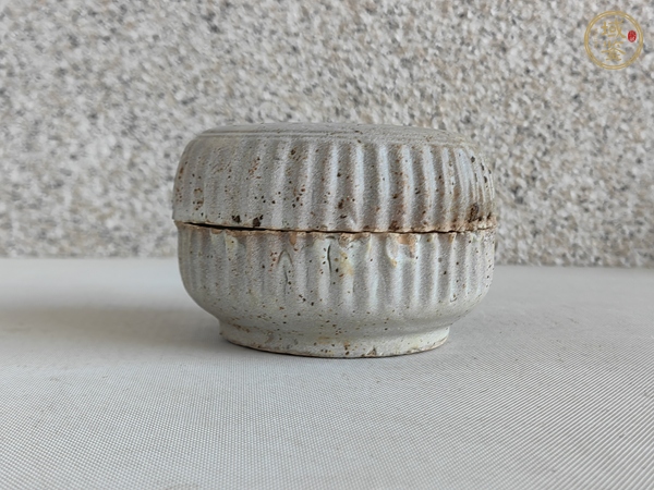 古玩陶瓷青白釉粉盒真品鑒賞圖