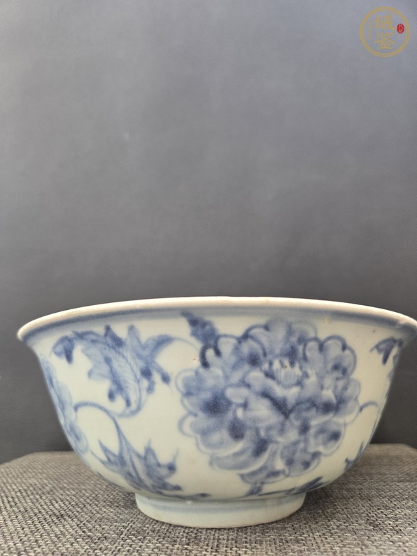 古玩花卉紋青花碗真品鑒賞圖