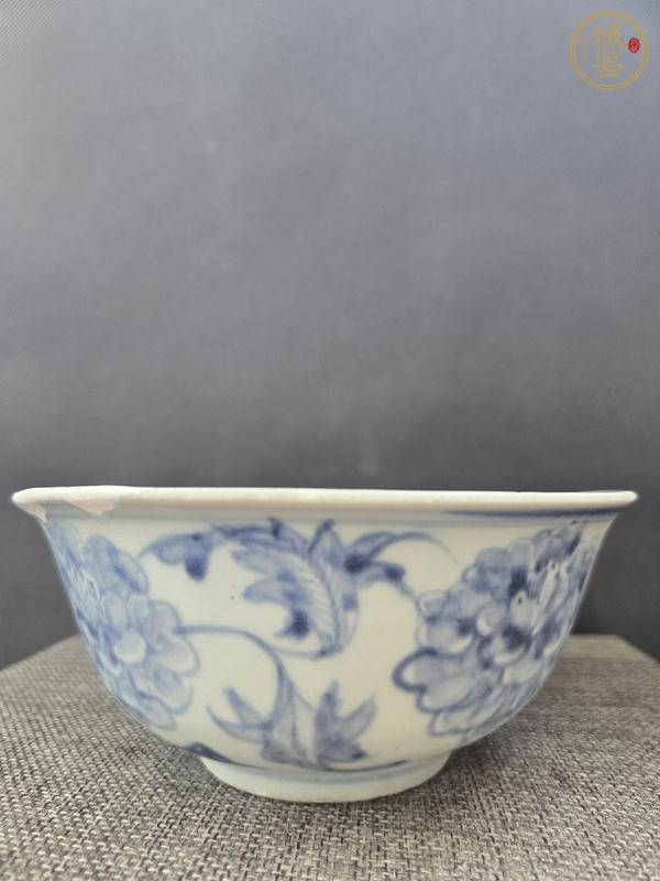 古玩陶瓷花卉紋青花碗真品鑒賞圖