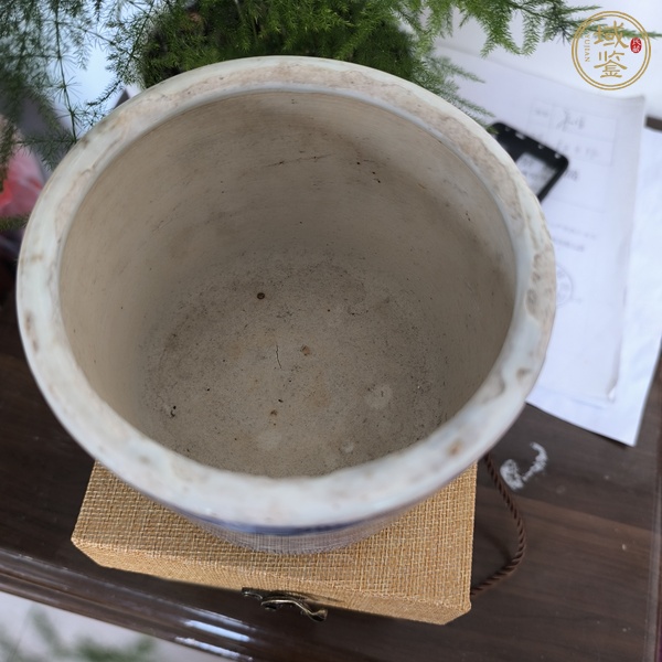 古玩陶瓷青花纏枝花卉紋三足爐真品鑒賞圖