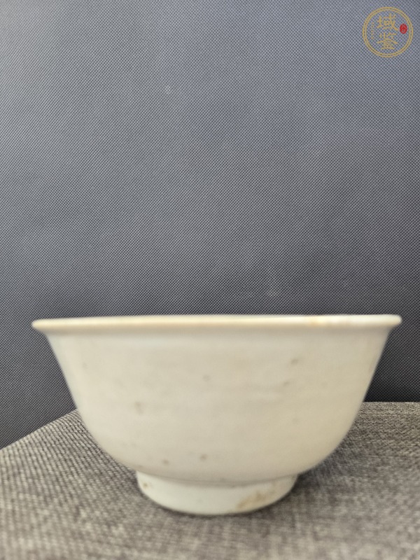 古玩明中白釉碗真品鑒賞圖