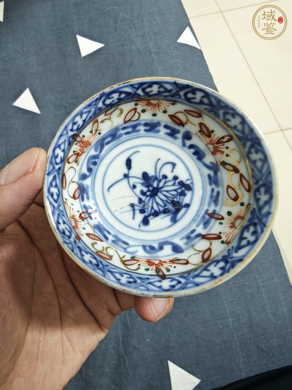 古玩陶瓷青花玲瓏瓷花卉紋盤真品鑒賞圖