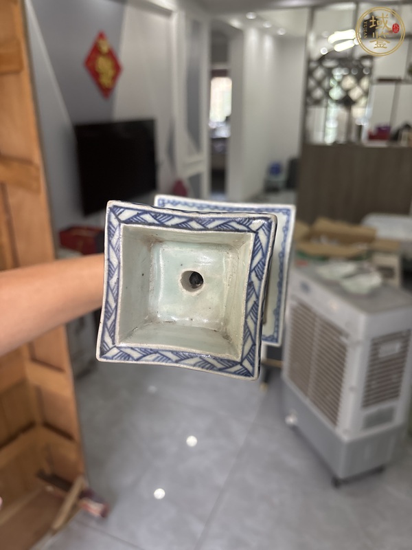 古玩陶瓷清中青花燭臺真品鑒賞圖
