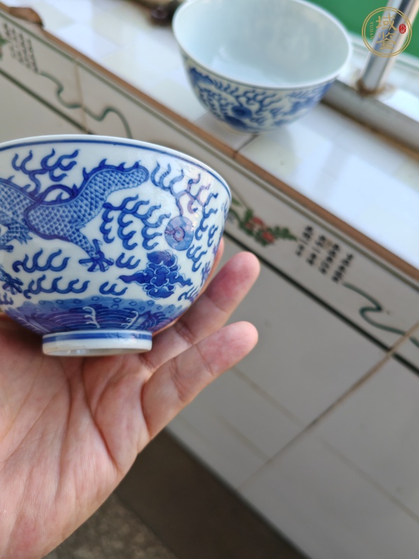 古玩陶瓷現(xiàn)代仿光緒青花龍紋碗真品鑒賞圖