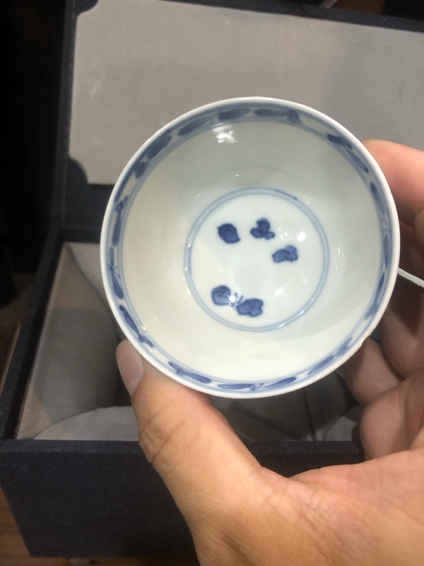古玩陶瓷（精品主人杯）清-康熙-青花留白-花卉紋主人杯一對拍賣，當(dāng)前價格0元