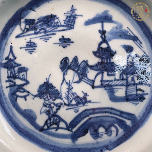 古玩陶瓷樓臺(tái)亭閣山水紋青花盤真品鑒賞圖