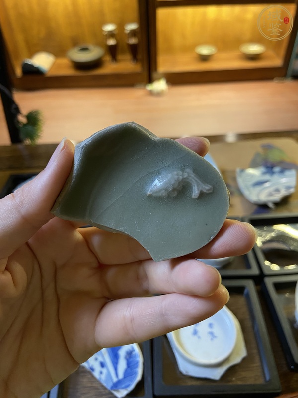 古玩南宋龍泉窯青釉魚紋洗標(biāo)本真品鑒賞圖
