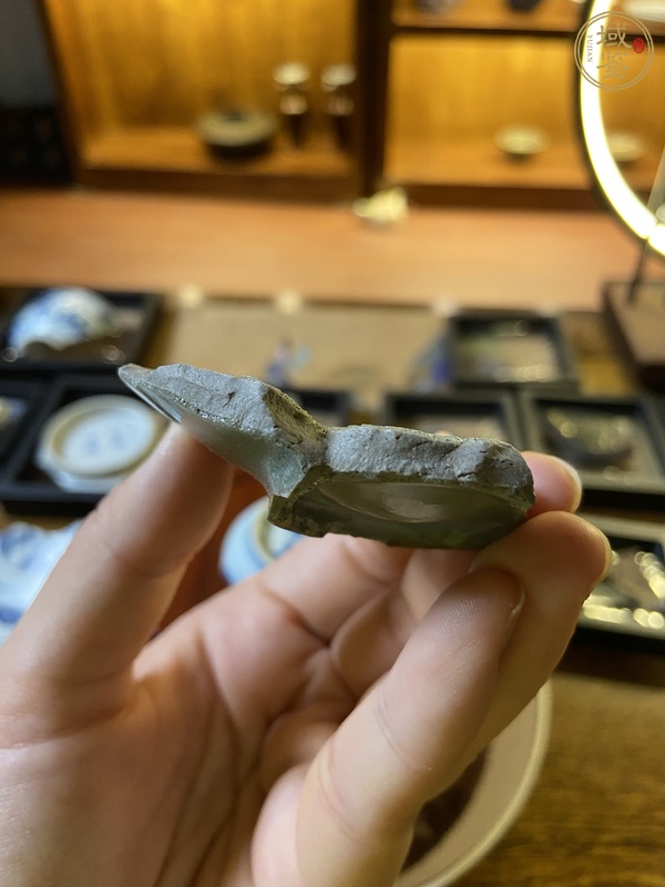 古玩陶瓷南宋龍泉窯黒胎盞標本真品鑒賞圖