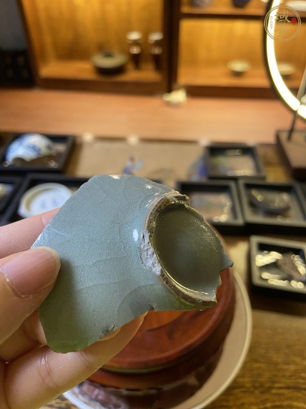 古玩陶瓷南宋龍泉窯黒胎盞標本真品鑒賞圖