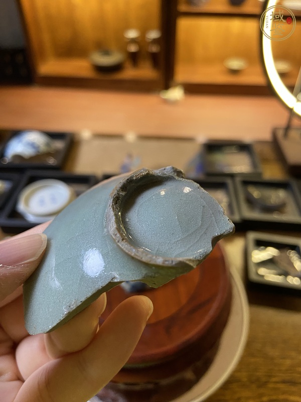 古玩陶瓷南宋龍泉窯黒胎盞標本真品鑒賞圖