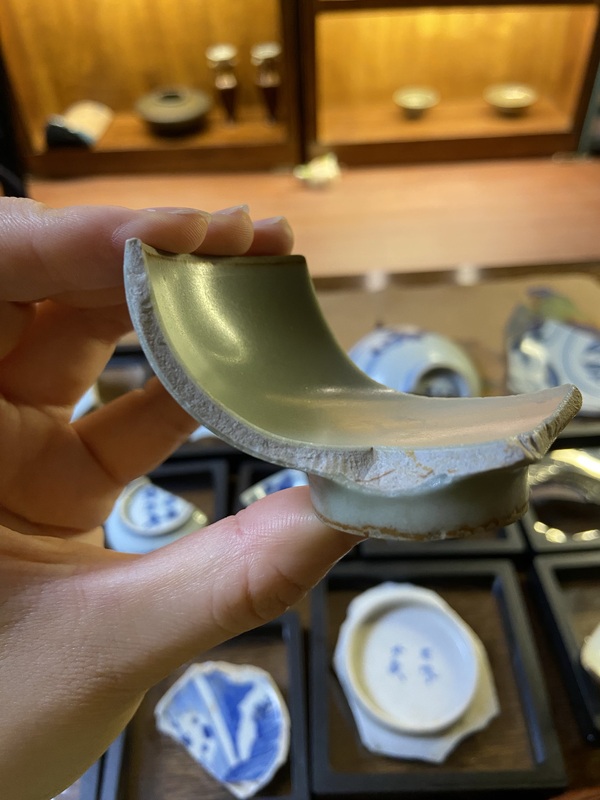 古玩陶瓷龍泉青瓷標(biāo)本拍賣，當(dāng)前價(jià)格3600元