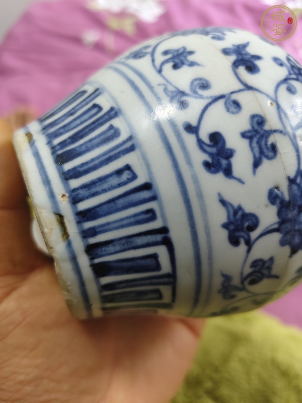 古玩陶瓷明中期 青花纏枝花卉紋罐真品鑒賞圖