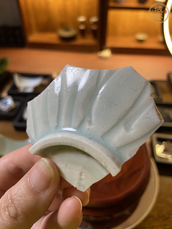 古玩宋代湖田窯影青刻花蓮瓣紋碗標本真品鑒賞圖