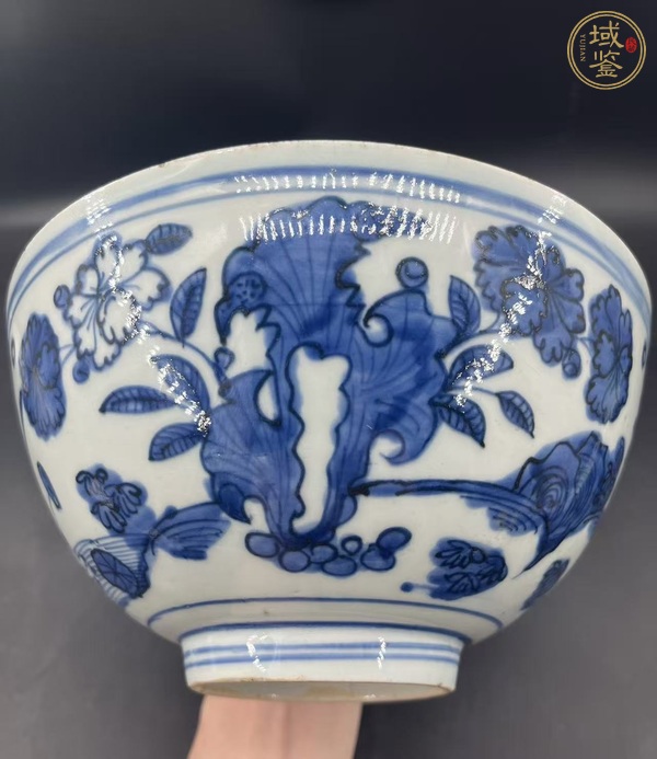 古玩陶瓷花卉紋青花碗真品鑒賞圖