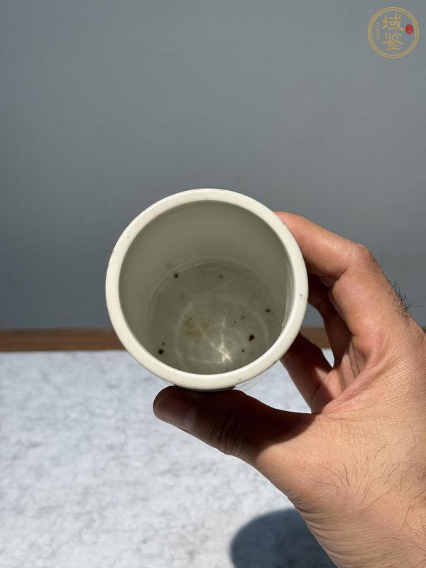 古玩陶瓷墨彩踏雪尋梅詩文筆筒真品鑒賞圖