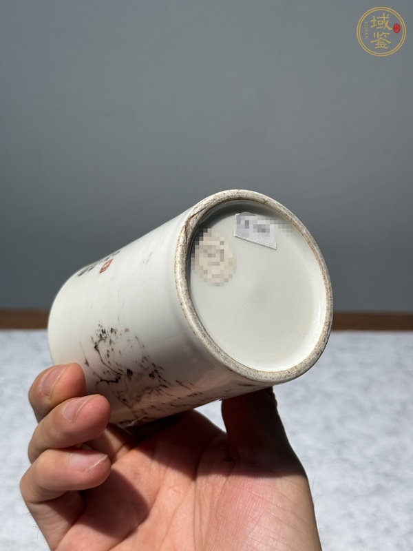 古玩陶瓷墨彩踏雪尋梅詩文筆筒真品鑒賞圖
