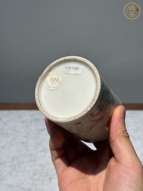 古玩陶瓷墨彩踏雪尋梅詩文筆筒真品鑒賞圖