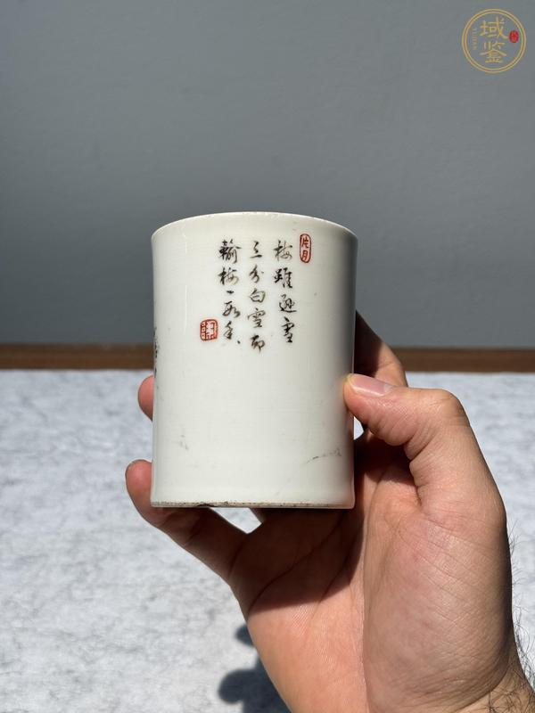 古玩陶瓷墨彩踏雪尋梅詩文筆筒真品鑒賞圖