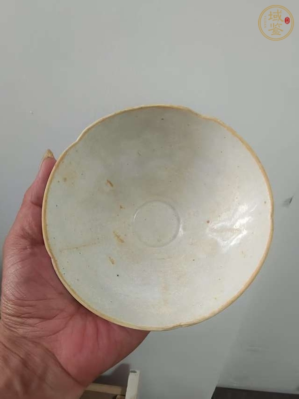 古玩陶瓷宋·青白釉葵口斗笠碗真品鑒賞圖