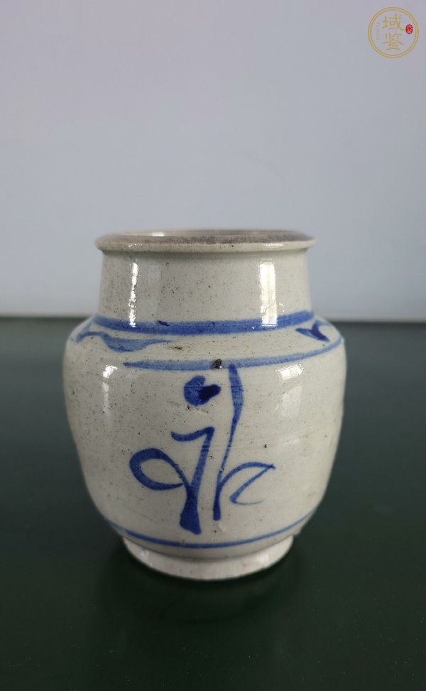 古玩陶瓷青花花卉紋罐真品鑒賞圖