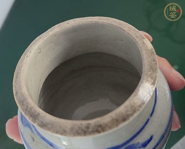 古玩陶瓷青花花卉紋罐真品鑒賞圖