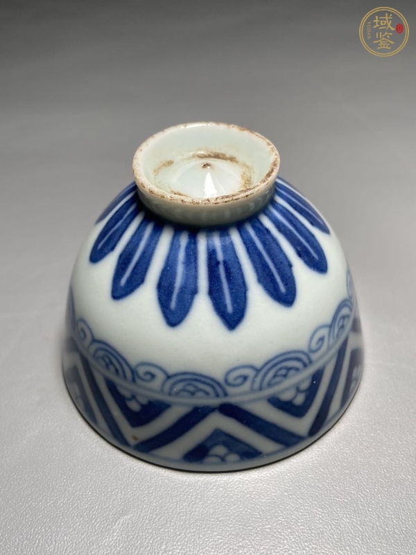 古玩陶瓷日本明治青花淡描雞心杯真品鑒賞圖