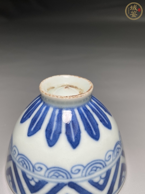 古玩陶瓷日本明治青花淡描雞心杯真品鑒賞圖