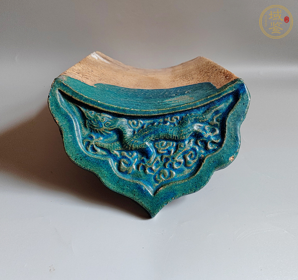 古玩陶瓷孔雀藍(lán)釉龍紋瓦當(dāng)真品鑒賞圖
