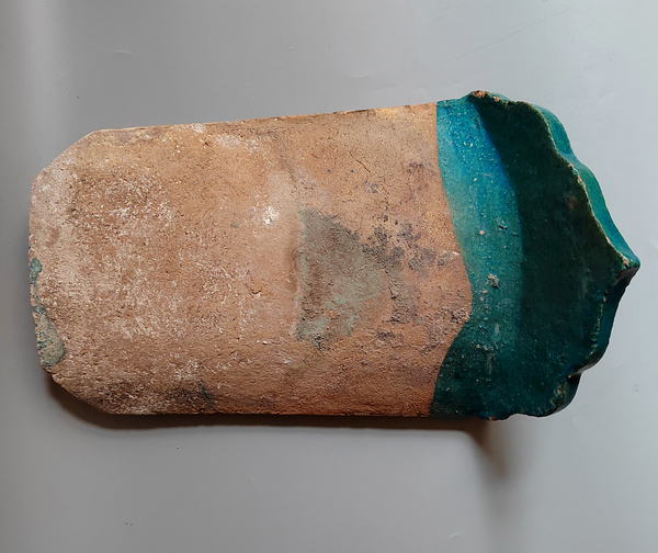 古玩陶瓷明代皇家御用高浮雕孔雀藍釉五爪龍紋瓦當拍賣,當前價格1234元