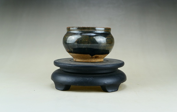 古玩轉(zhuǎn)賣明代.兔毫釉水盂(文房雅器)拍賣,當(dāng)前價(jià)格7999元