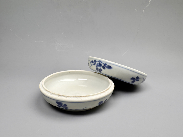 古玩陶瓷清康熙·青花折枝花卉紋文房蓋盒拍賣，當前價格0元