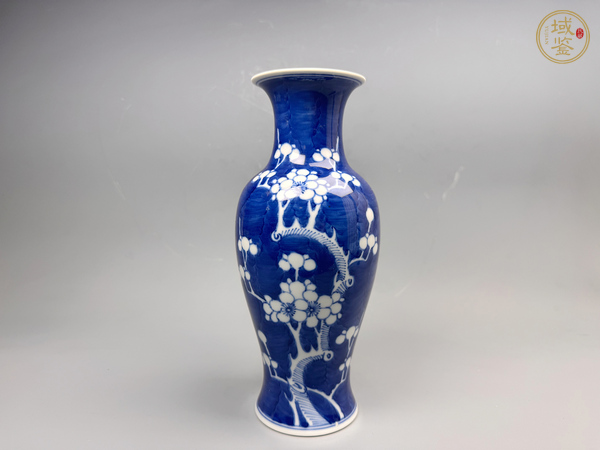 古玩清末民初·青花留白折枝冰梅紋觀音瓶真品鑒賞圖