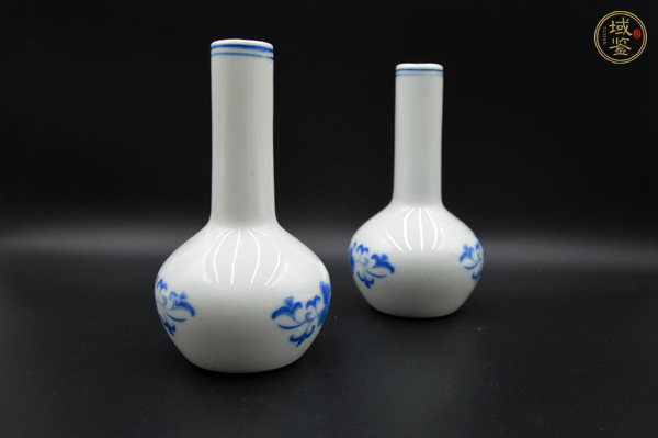 古玩陶瓷花卉紋天球瓶真品鑒賞圖