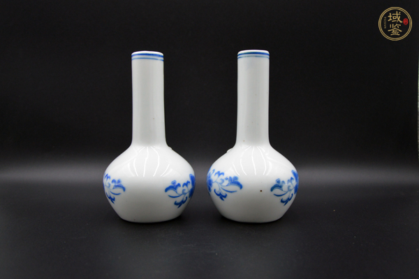 古玩陶瓷花卉紋天球瓶真品鑒賞圖