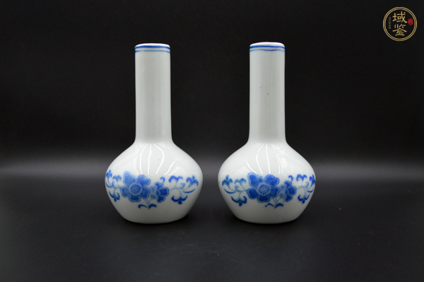 古玩陶瓷花卉紋天球瓶真品鑒賞圖