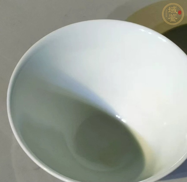 古玩陶瓷霽藍釉杯真品鑒賞圖