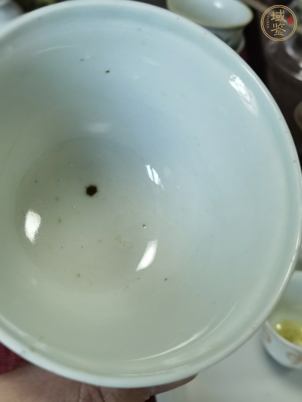 古玩陶瓷花卉紋青花蓋碗真品鑒賞圖