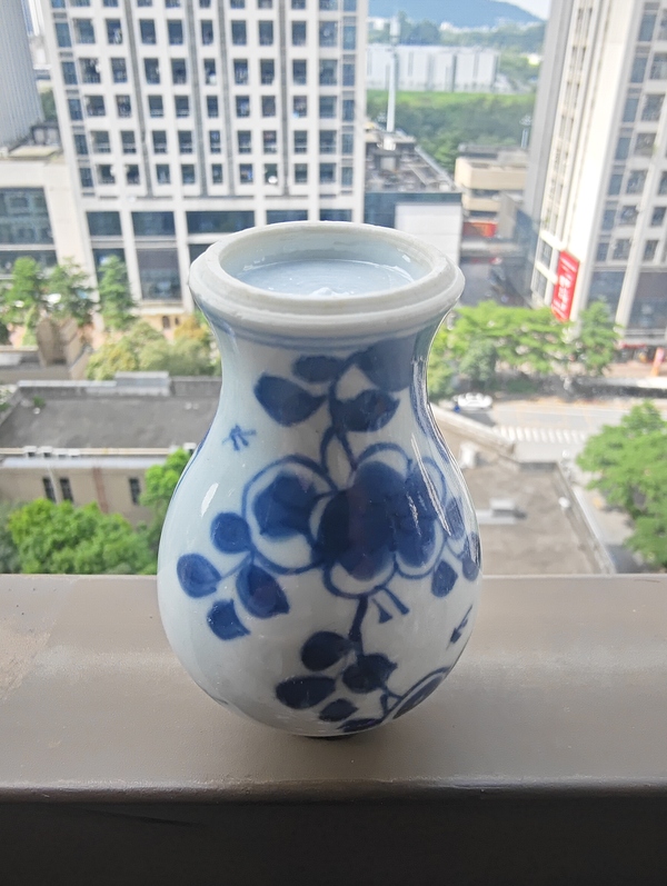 古玩陶瓷康熙青花小將軍瓶拍賣，當(dāng)前價(jià)格1380元