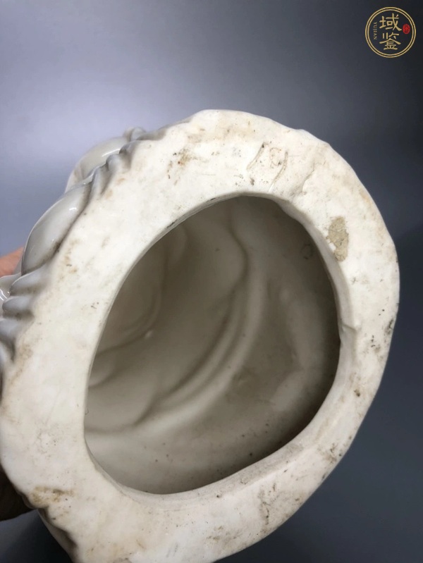 古玩陶瓷白釉觀音瓷塑真品鑒賞圖