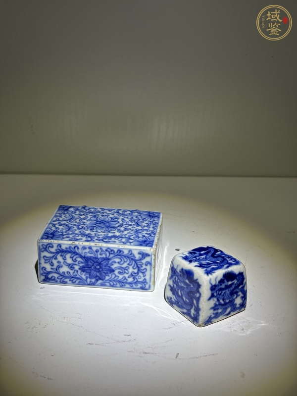 古玩陶瓷青花纏枝花卉紋鎮尺真品鑒賞圖