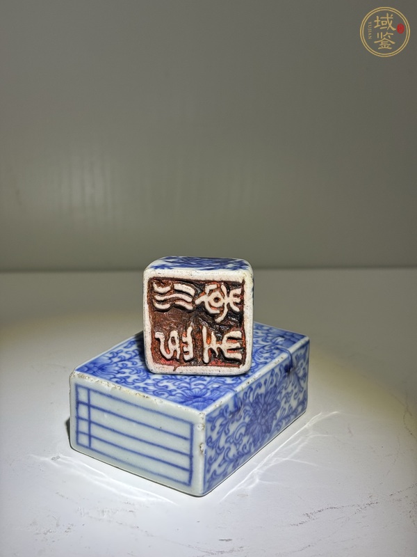 古玩陶瓷青花纏枝花卉紋鎮尺真品鑒賞圖