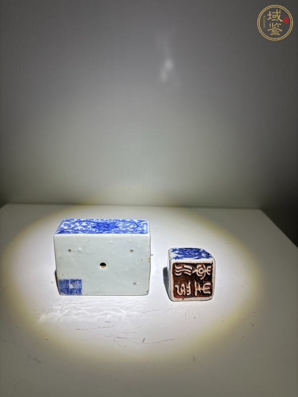 古玩陶瓷青花纏枝花卉紋鎮尺真品鑒賞圖