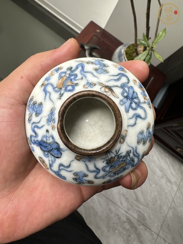 古玩陶瓷青花礬紅八寶紋水盂真品鑒賞圖