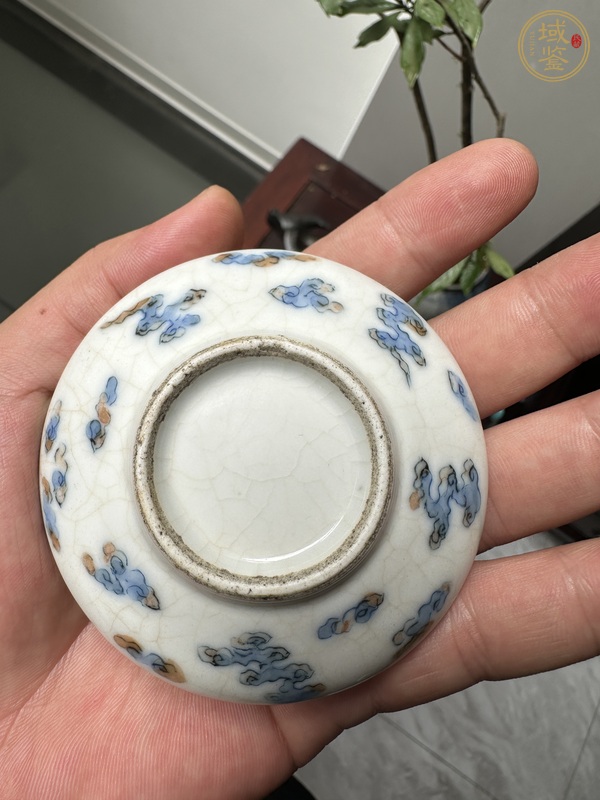 古玩陶瓷青花礬紅八寶紋水盂真品鑒賞圖